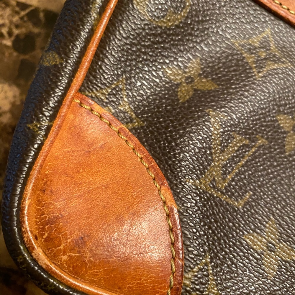 Authentic Louis Vuitton Crossbody Bag